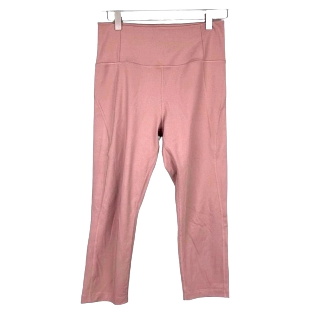 “GIRLFRIEND COLLECTIVE” CAPRI LENGTH LEGGINGS.
SIZE: M  NWOT